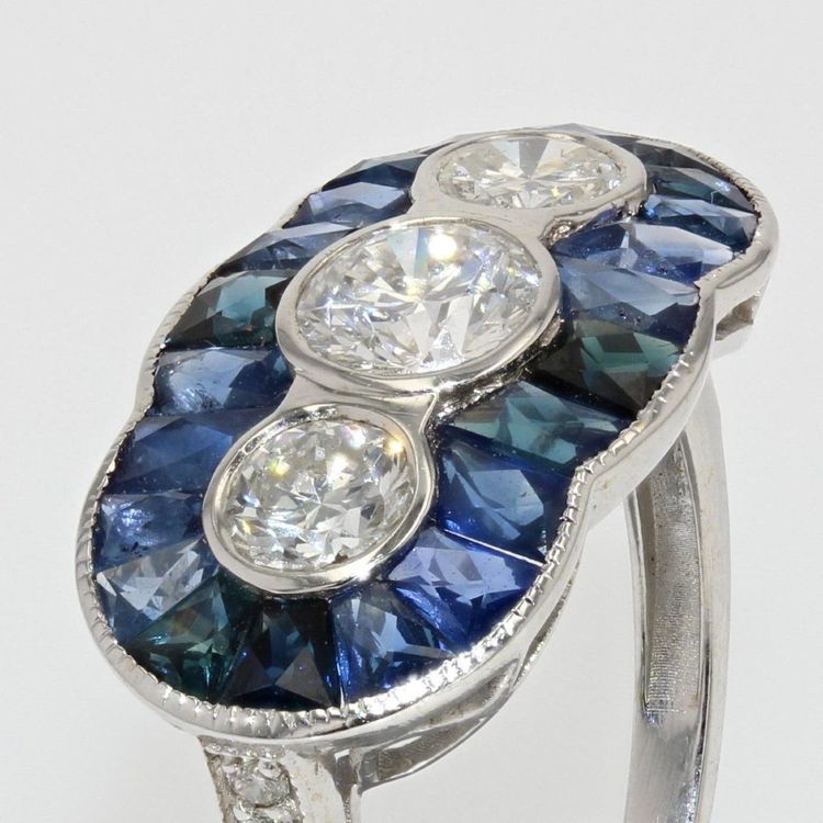 Bague Style Art Déco Saphirs Calibrés Et Diamants