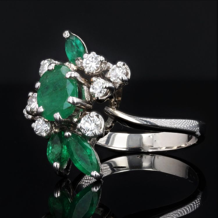 Anello vintage con smeraldo e diamante