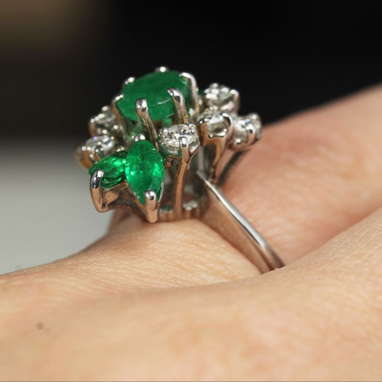 Anello vintage con smeraldo e diamante
