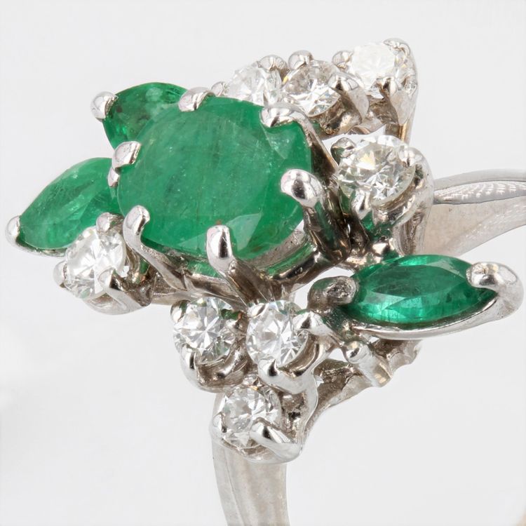 Anello vintage con smeraldo e diamante