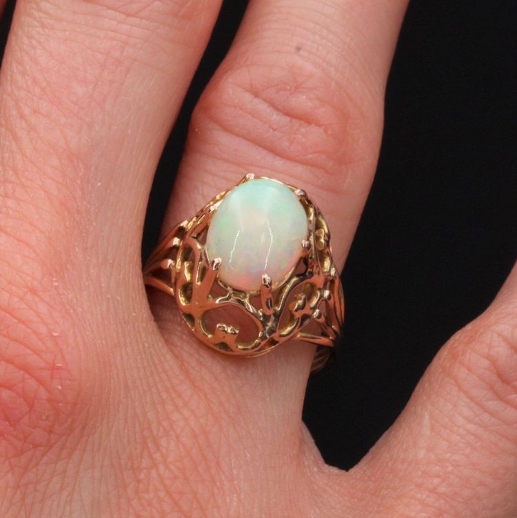 Anello vintage in opale e oro rosa