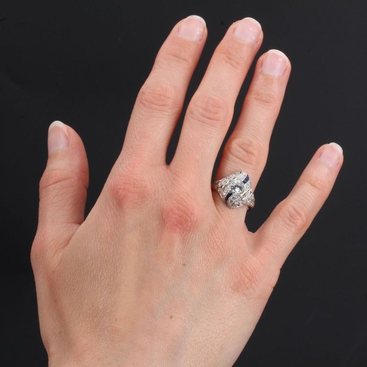 Art Deco Ring Kalibrierte Diamanten Saphire