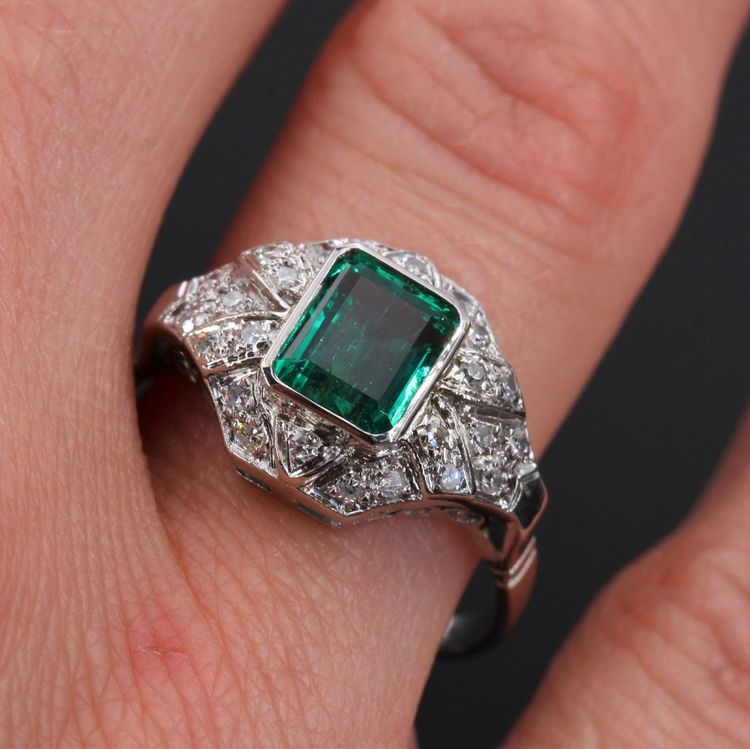 Bague Art Déco émeraude Et Diamants
