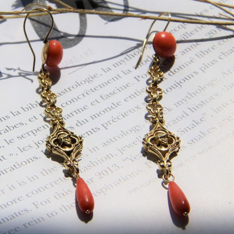 Pendants d'Oreilles Anciens Corail Et Or