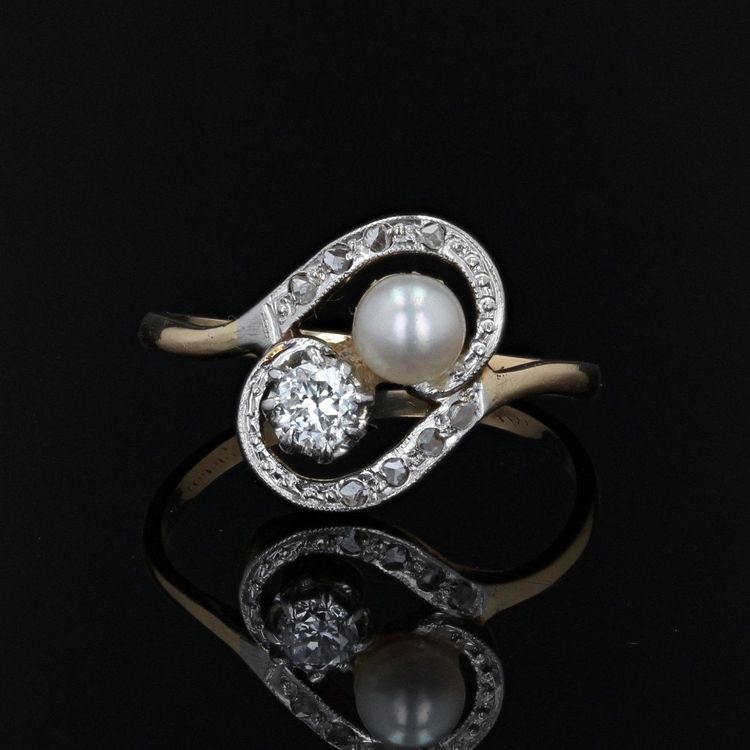 Anello antico con tourbillon e perla fine e diamanti