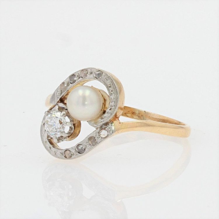 Anello antico con tourbillon e perla fine e diamanti