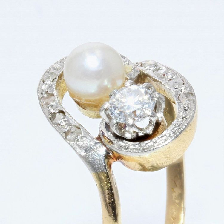 Anello antico con tourbillon e perla fine e diamanti
