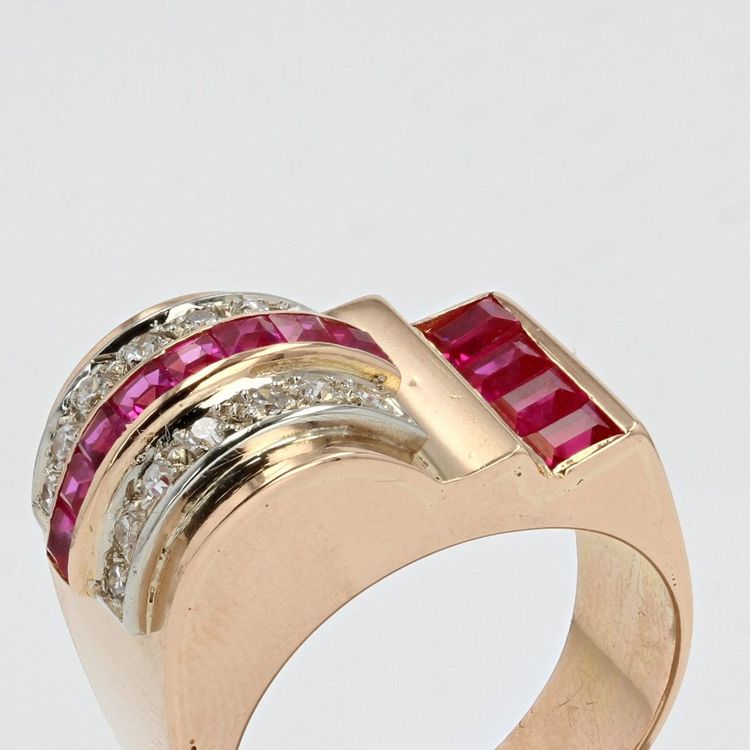 Asymmetrischer Panzerring mit Rubin und Diamanten