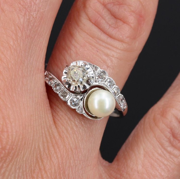 Antiker „You and Me“-Ring mit Perlen und Diamanten