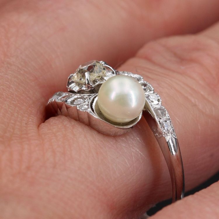 Antiker „You and Me“-Ring mit Perlen und Diamanten