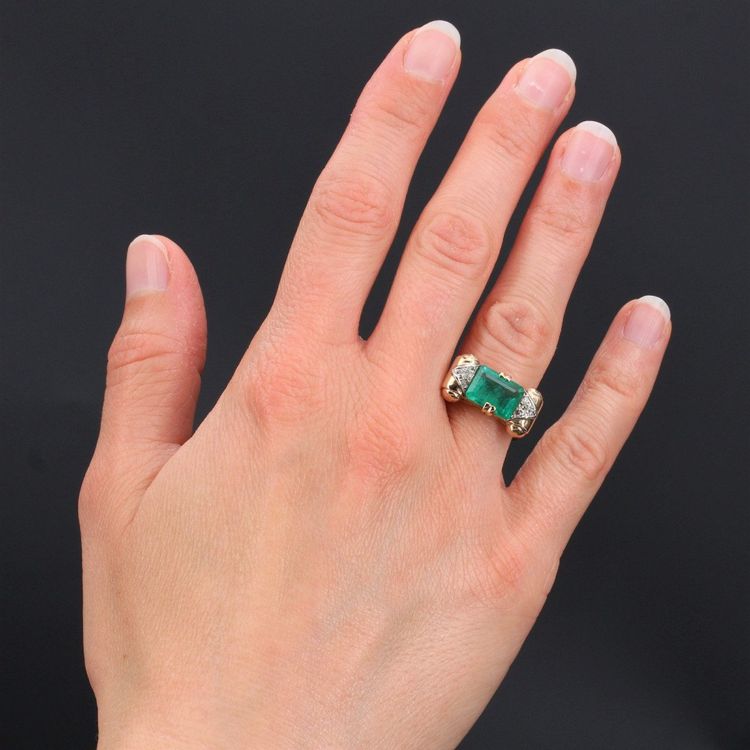 Anello Art Déco con smeraldo e diamanti