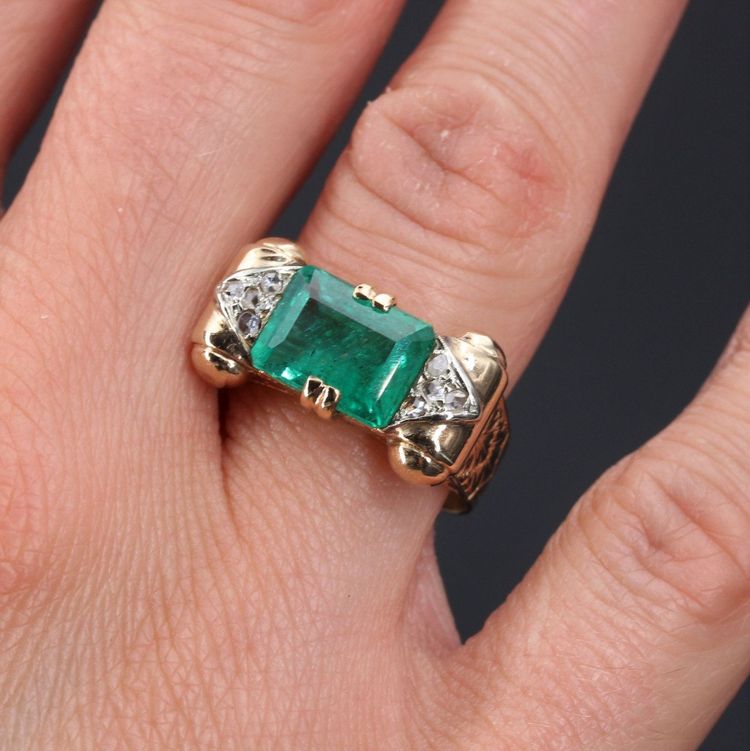 Anello Art Déco con smeraldo e diamanti