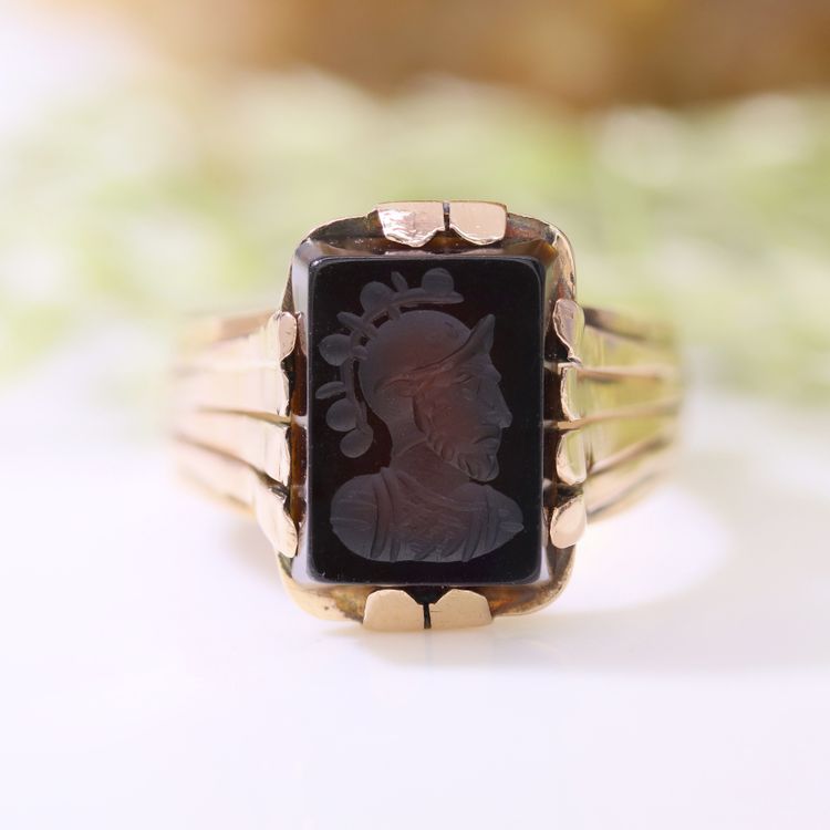 Bague Ancienne En Or Et Intaille