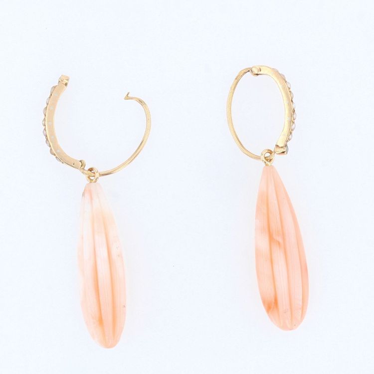 Antike Korallen-Engelshaut-Ohrringe mit feinen Perlen
