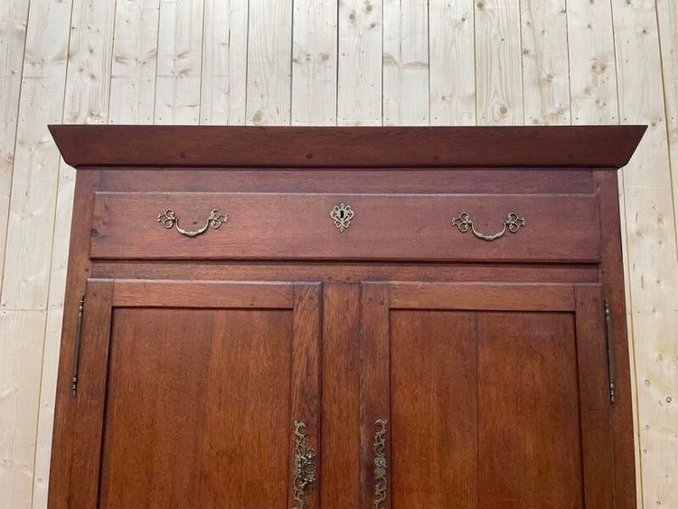 Armoire basse en chêne massif 