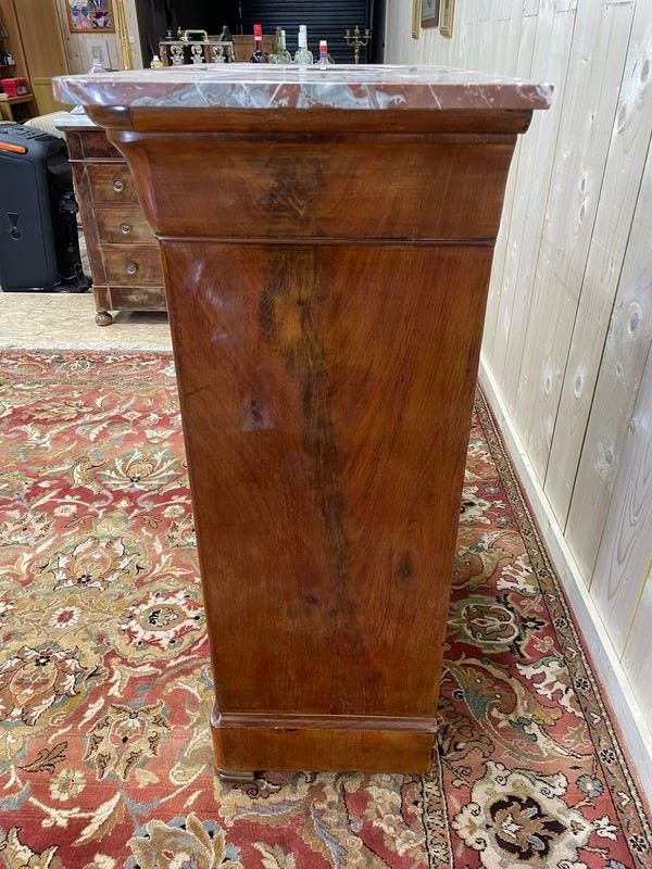 Chiffonnier - Commode époque Louis Philippe en acajou et placage d’acajou. 