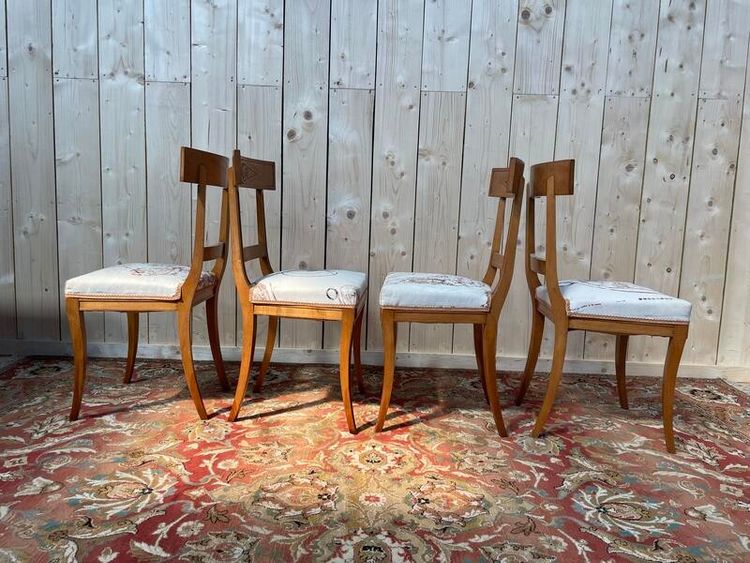 Suite de 4 chaises de style Louis XVI - Directoire 