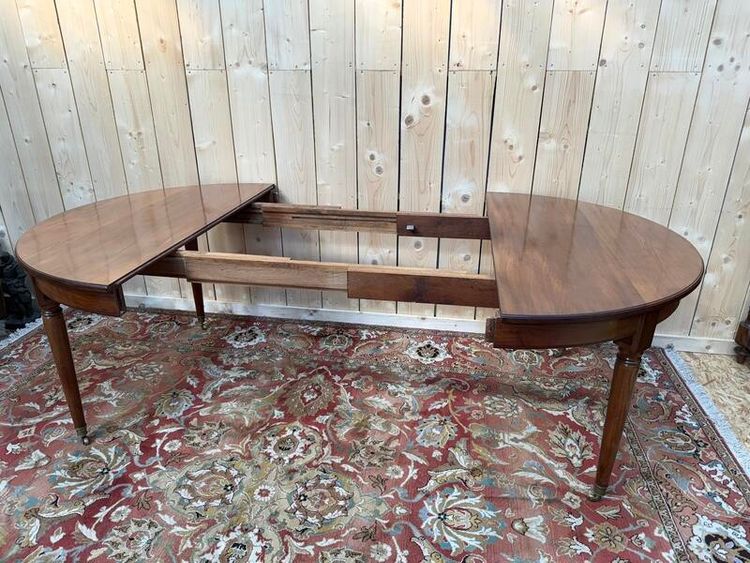 Louis XVI 230 cm round mahogany dining table