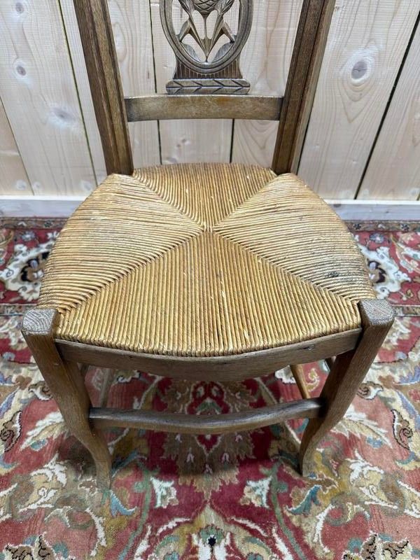 Continuation of 6 Provencal mulch chairs in solid oak.