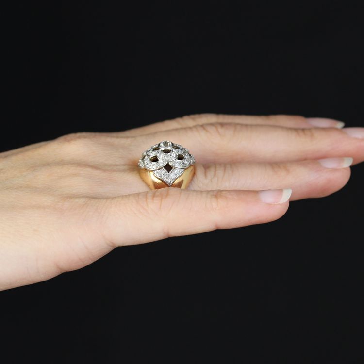 Bague Boule Ajourée d'Un Décor De Fleur Et Diamants