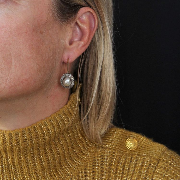 Fine Pearls And Diamonds Earrings