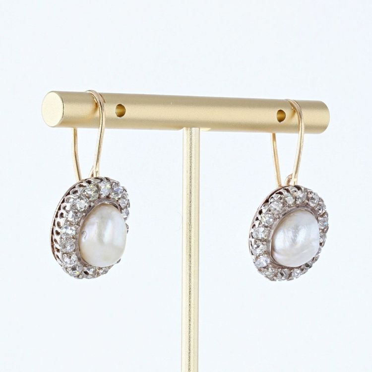 Fine Pearls And Diamonds Earrings