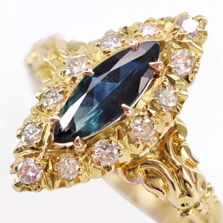 Navette-Ring aus Gold mit Saphir und Diamanten