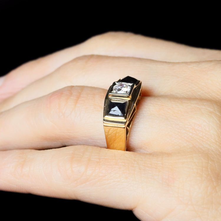 Bague Art Déco Saphirs Et Diamants En Jarretière