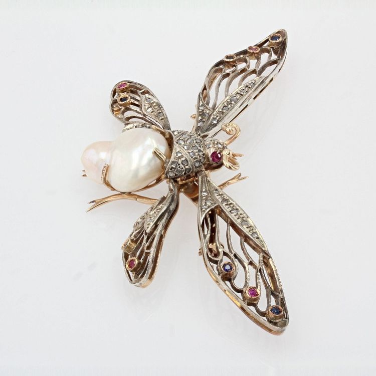 Broche Papillon Articulé Perle Baroque Diamants Saphirs Rubis