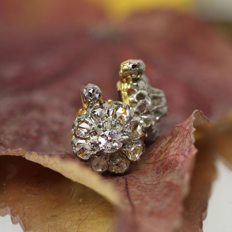 Orecchini antichi con diamanti e margherite