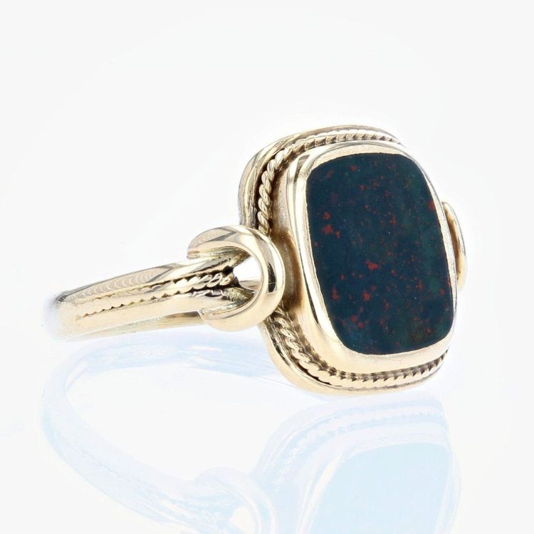 Antiker Blutjaspis und Goldring