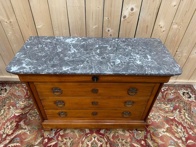 Commode de style Louis Philippe en merisier et marbre gris veiné