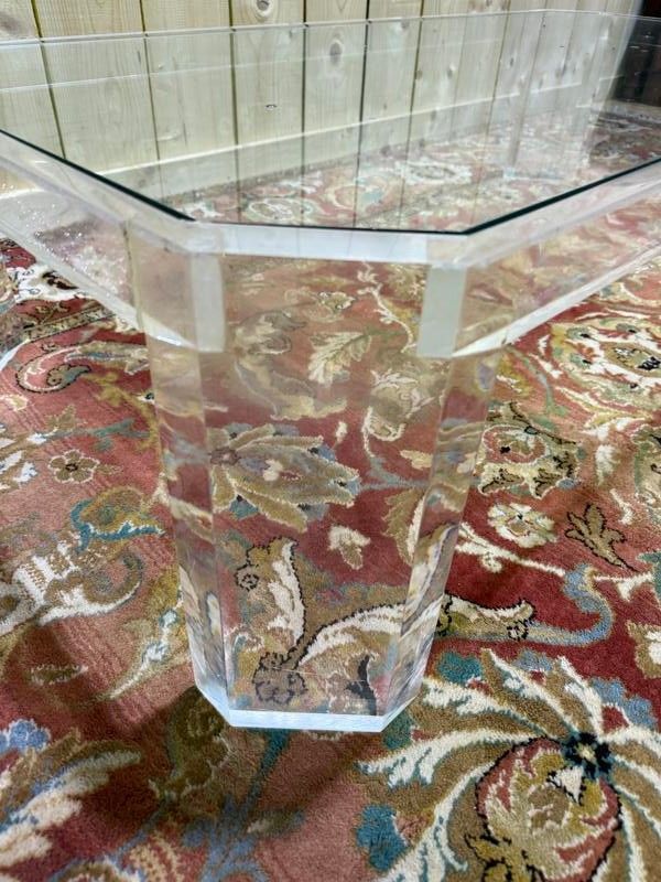 Altuglas und Glas Couchtisch