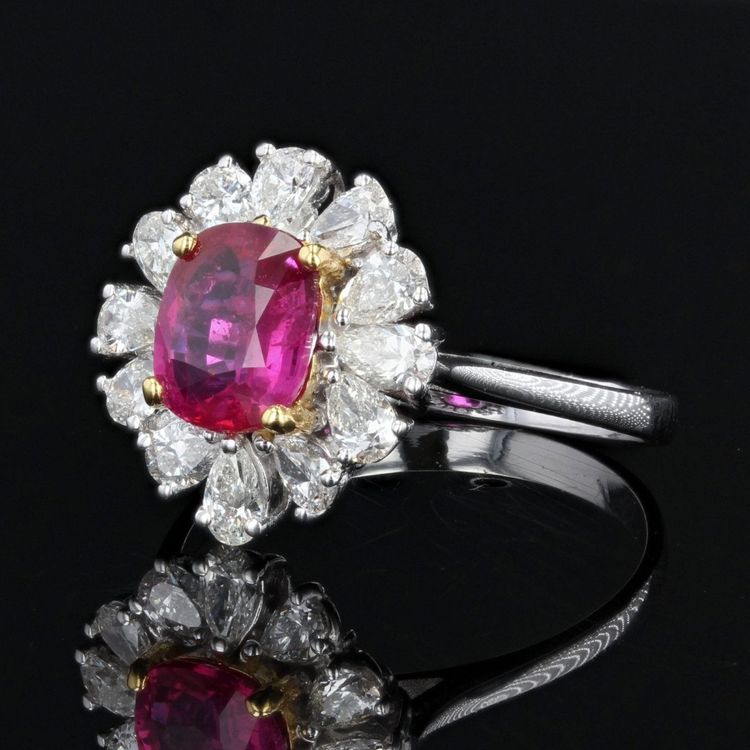 Bague Saphir Rose Et Diamants Taillés En Poire