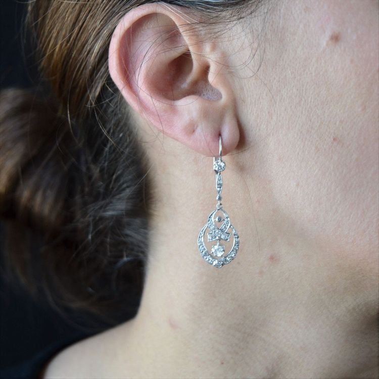 Orecchini antichi in oro bianco con diamanti