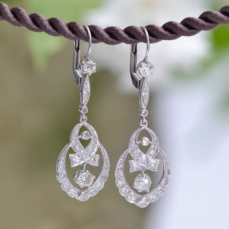 Orecchini antichi in oro bianco con diamanti
