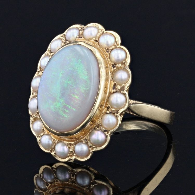 Anello in oro giallo con opale e perla