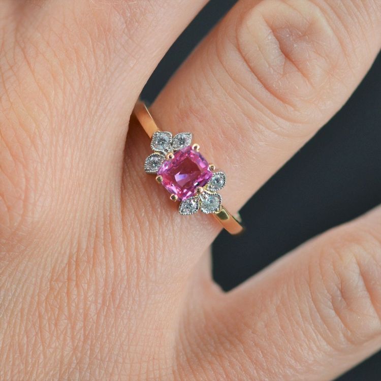 Feiner Ring mit rosa Saphir und Diamant