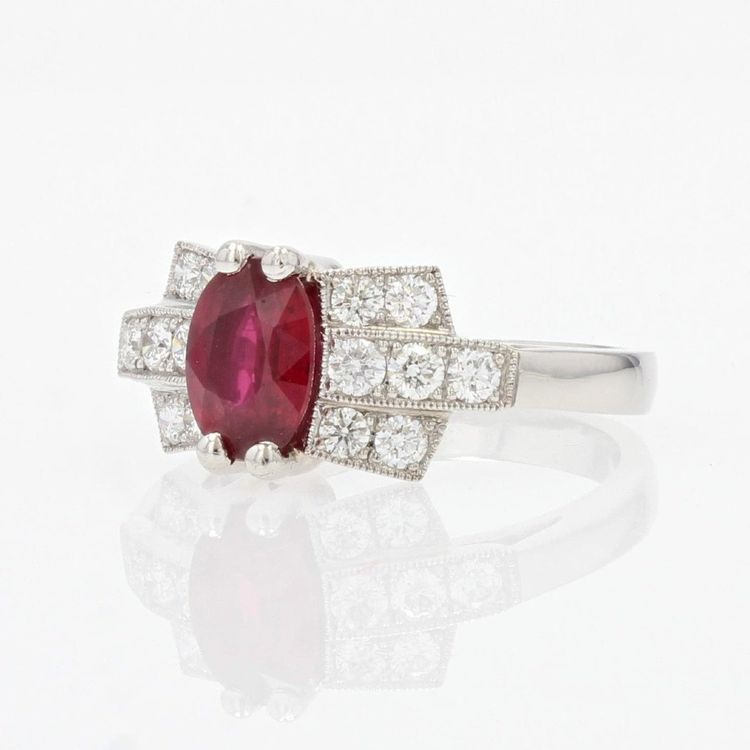 Anello in stile Art Déco con rubini e diamanti