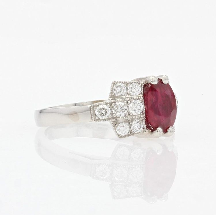 Anello in stile Art Déco con rubini e diamanti