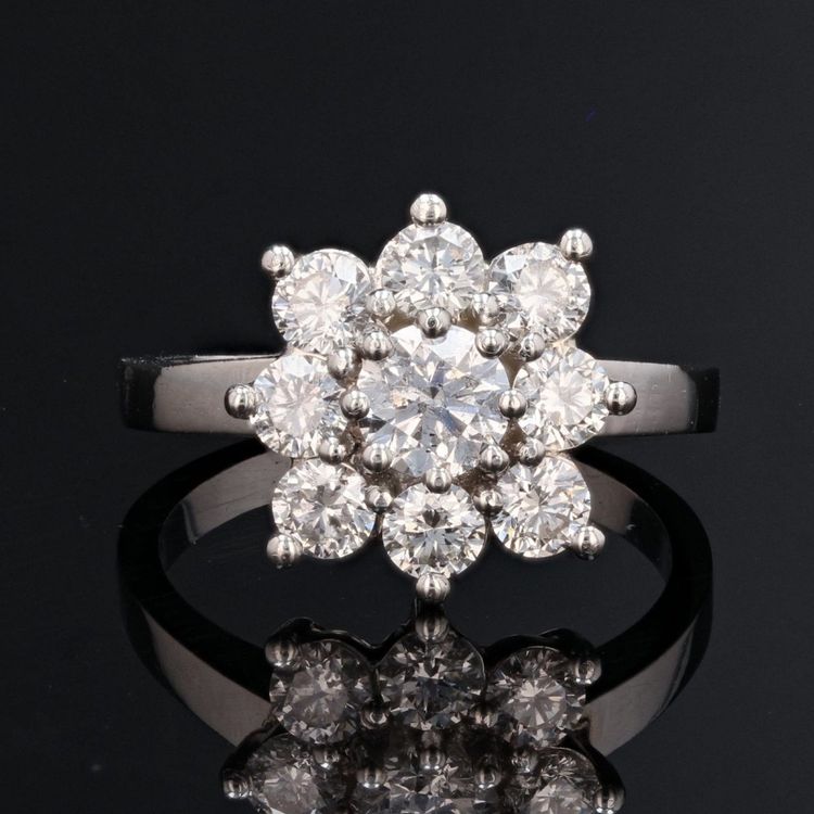 Quadratischer Gänseblümchen-Diamantring