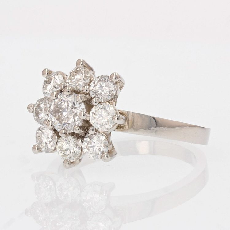 Quadratischer Gänseblümchen-Diamantring