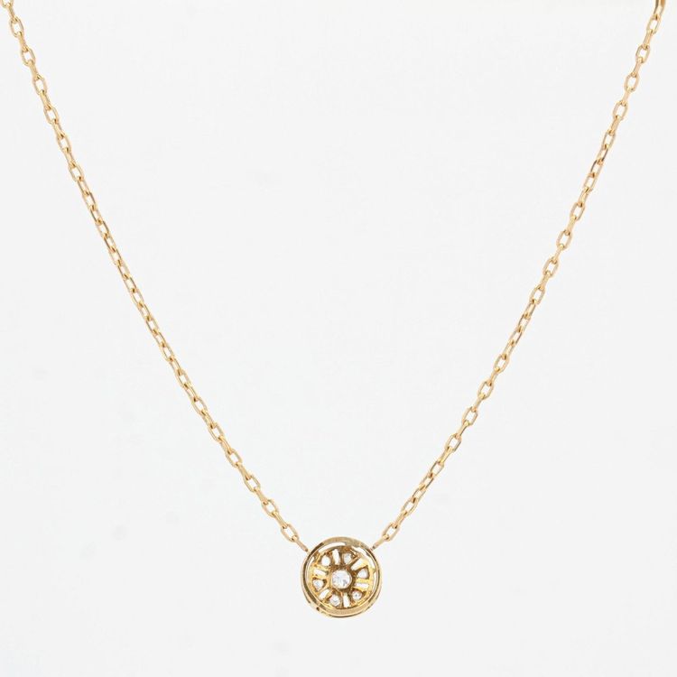 Old Chain And Its Round Diamond Pattern