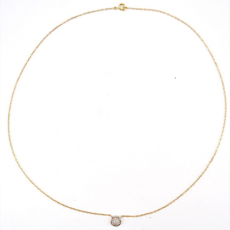 Old Chain And Its Round Diamond Pattern