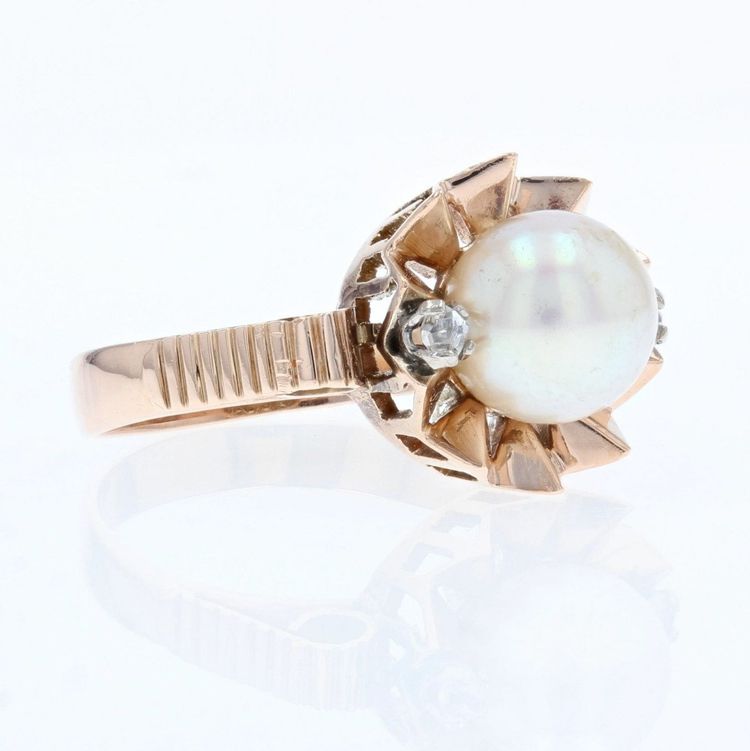 Anello antico con corona di perle e diamanti