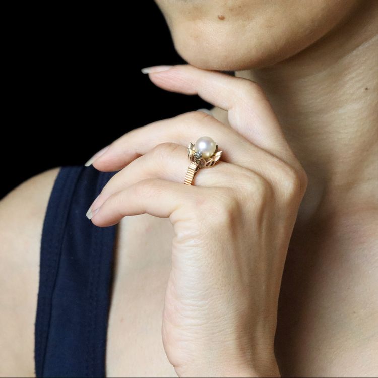Anello antico con corona di perle e diamanti