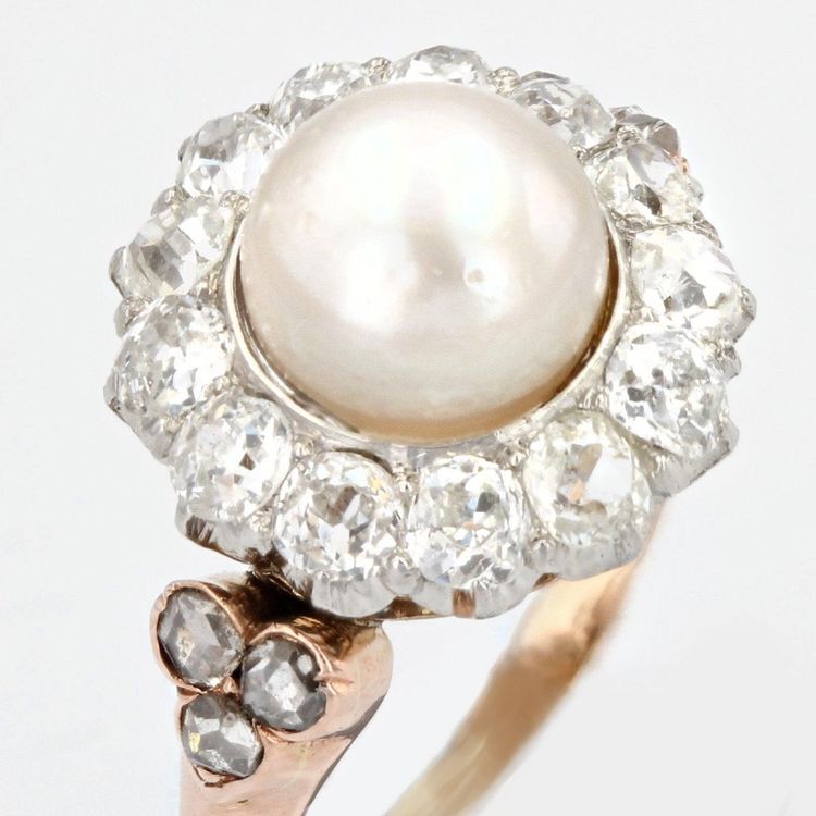 Antiker Gänseblümchenring mit feiner Perle und Diamant