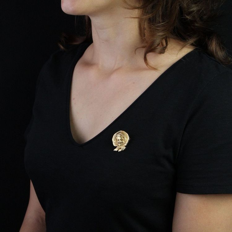 Broche Ancienne En Or Portait d'Enfant