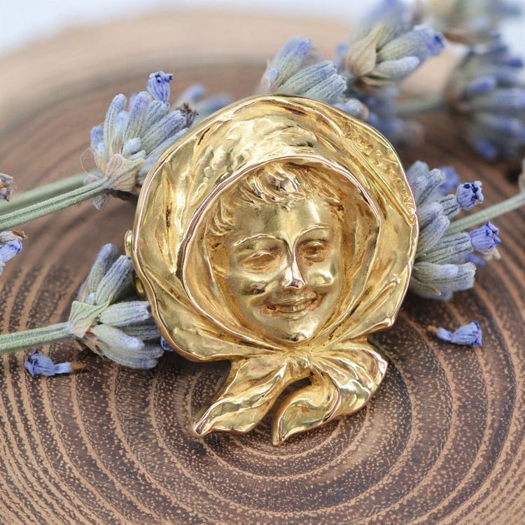 Broche Ancienne En Or Portait d'Enfant