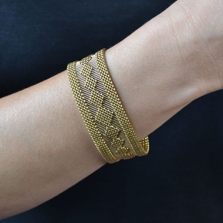 Braccialetto vintage con nastro dorato
